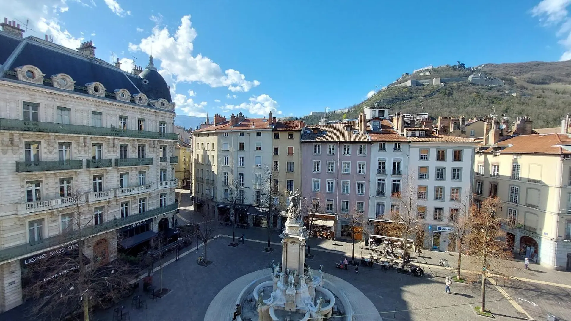 Hyper Centre De Grenoble, Esprit Industriel - Fibre Apartment