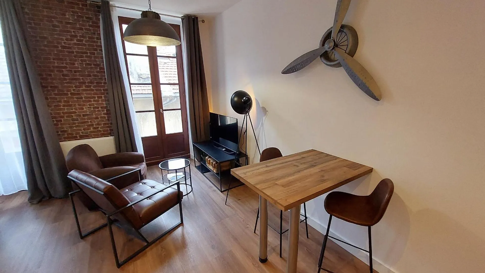 Hyper Centre De Grenoble, Esprit Industriel - Fibre Apartment France