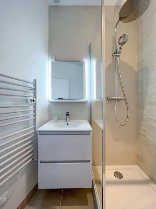Hyper Centre De Grenoble, Esprit Industriel - Fibre Apartment