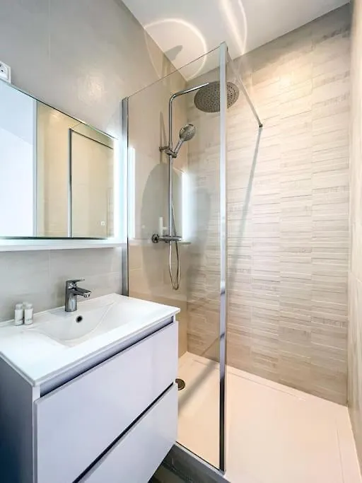 Hyper Centre De Grenoble, Esprit Industriel - Fibre Apartment